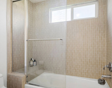 4544 Tobias Avenue - Photo Thumbnail 51