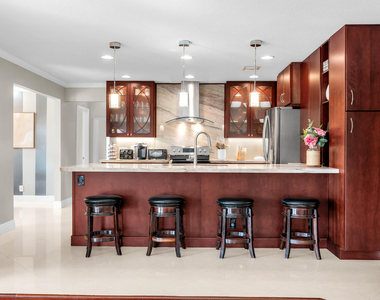 3250 Lakeview Boulevard - Photo Thumbnail 6