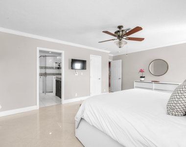 3250 Lakeview Boulevard - Photo Thumbnail 12