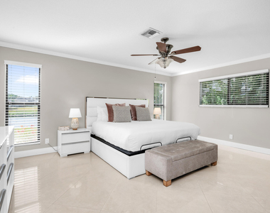 3250 Lakeview Boulevard - Photo Thumbnail 9