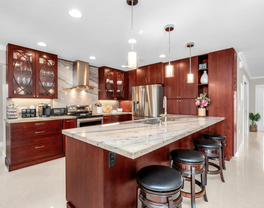 3250 Lakeview Boulevard - Photo Thumbnail 4