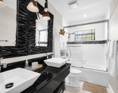 3250 Lakeview Boulevard - Photo Thumbnail 15