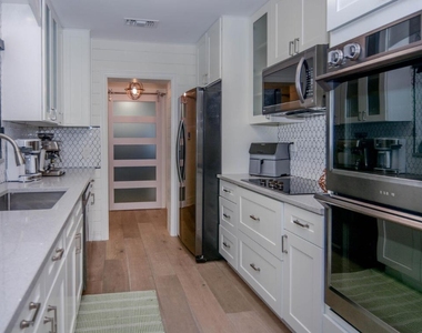 3396 Pebble Place - Photo Thumbnail 10