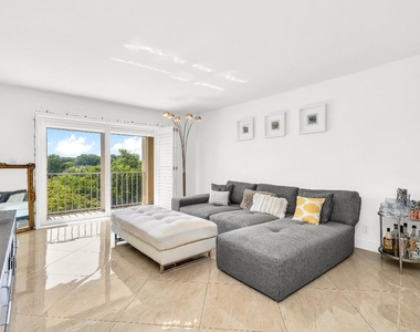1111 S Ocean Boulevard - Photo Thumbnail 5
