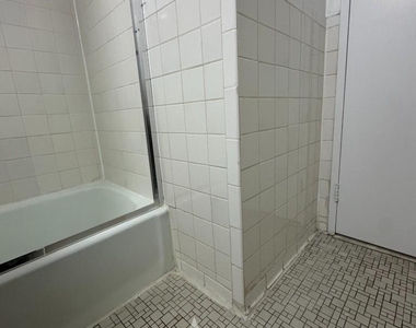 York Avenue - Photo Thumbnail 1