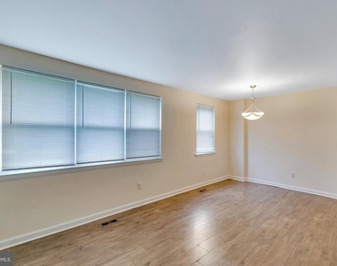9754 E Roosevelt Boulevard - Photo Thumbnail 7
