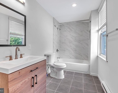 442 W Hanover Street - Photo Thumbnail 13