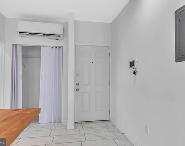 442 W Hanover Street - Photo Thumbnail 9