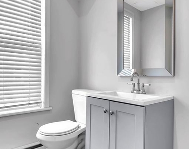 442 W Hanover Street - Photo Thumbnail 10