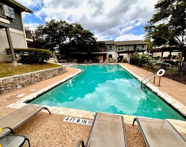 2215 Post Rd - Photo Thumbnail 20