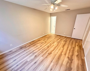 2215 Post Rd - Photo Thumbnail 10