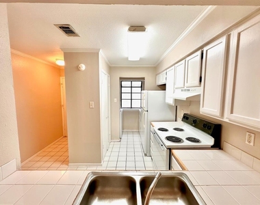 2215 Post Rd - Photo Thumbnail 5