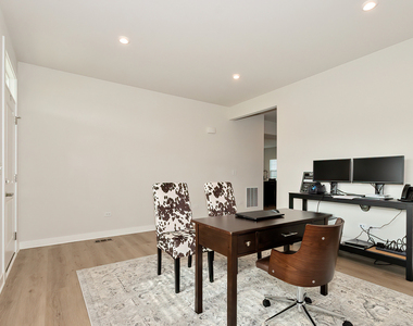 1241 Neuway Lane - Photo Thumbnail 7