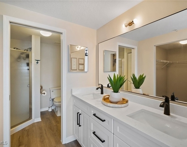 22748 Island Pines Way - Photo Thumbnail 15