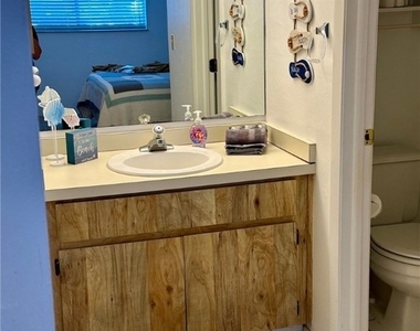 9391 Lennex Lane - Photo Thumbnail 5