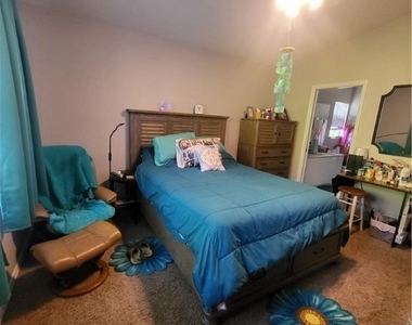 6655 Huntington Lakes Circle - Photo Thumbnail 11