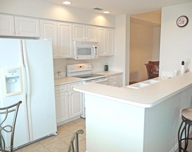 16645 Lake Circle Drive - Photo Thumbnail 10