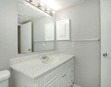 2100 Wilcrest Drive - Photo Thumbnail 26