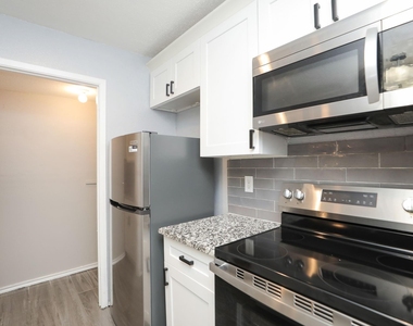 2100 Wilcrest Drive - Photo Thumbnail 14