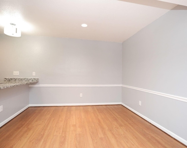 2100 Wilcrest Drive - Photo Thumbnail 7