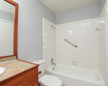 2100 Wilcrest Drive - Photo Thumbnail 23