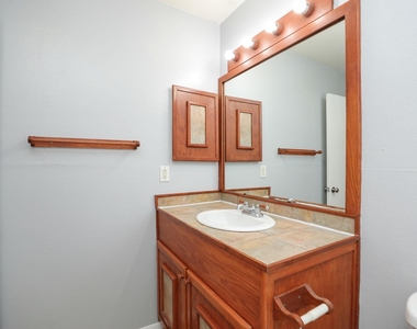 2100 Wilcrest Drive - Photo Thumbnail 22