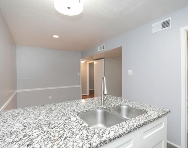 2100 Wilcrest Drive - Photo Thumbnail 13