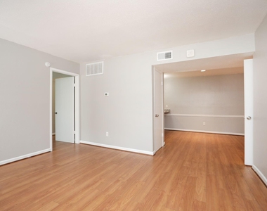 2100 Wilcrest Drive - Photo Thumbnail 2