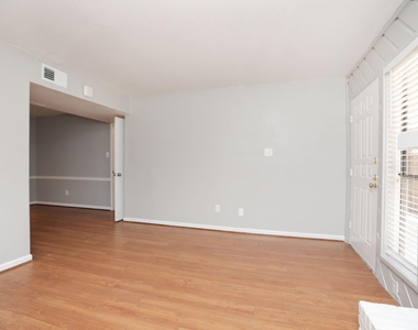 2100 Wilcrest Drive - Photo Thumbnail 6