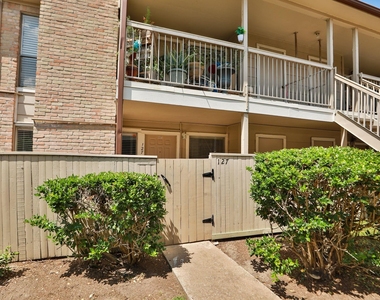 2100 Wilcrest Drive - Photo Thumbnail 35