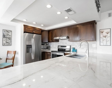 6269 Palma Del Mar Boulevard S - Photo Thumbnail 8
