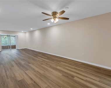 3500 Lake Bayshore Drive - Photo Thumbnail 12