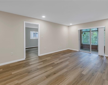 3500 Lake Bayshore Drive - Photo Thumbnail 16