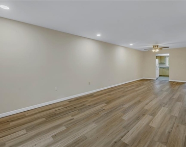 3500 Lake Bayshore Drive - Photo Thumbnail 18