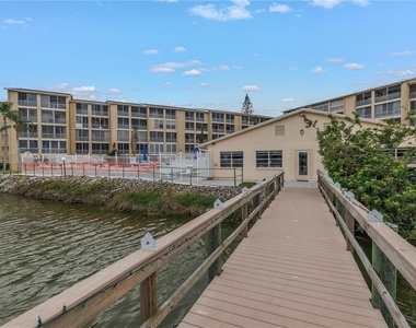 3500 Lake Bayshore Drive - Photo Thumbnail 38