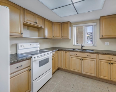 3500 Lake Bayshore Drive - Photo Thumbnail 5