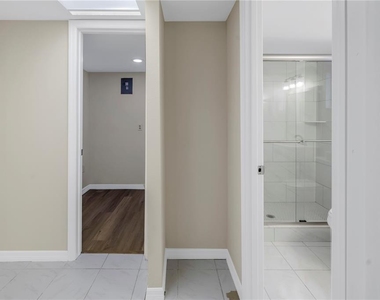 3500 Lake Bayshore Drive - Photo Thumbnail 24