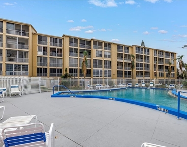 3500 Lake Bayshore Drive - Photo Thumbnail 32