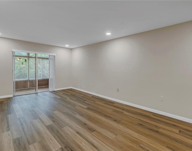 3500 Lake Bayshore Drive - Photo Thumbnail 14
