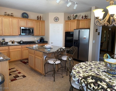 170 Arches Court - Photo Thumbnail 12