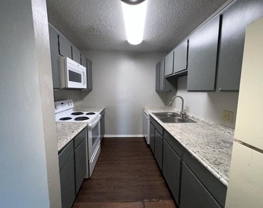 219 Fry Street - Photo Thumbnail 10