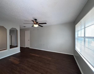 219 Fry Street - Photo Thumbnail 4