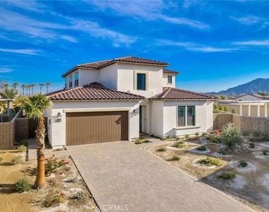 80467 Old Ranch Trail S - Photo Thumbnail 1