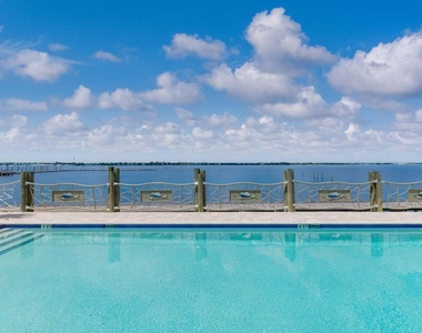 41 Sw Seminole Street - Photo Thumbnail 1