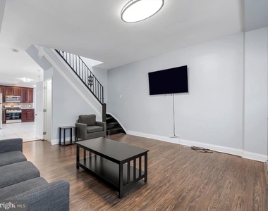 1713 E Lafayette Avenue - Photo Thumbnail 5
