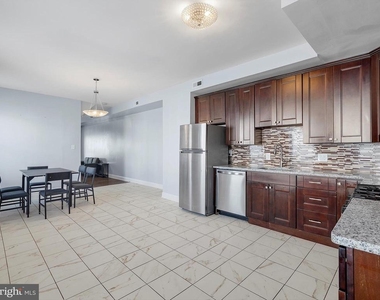 1713 E Lafayette Avenue - Photo Thumbnail 6