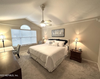 1624 Roberts Drive - Photo Thumbnail 6