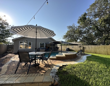 1624 Roberts Drive - Photo Thumbnail 17