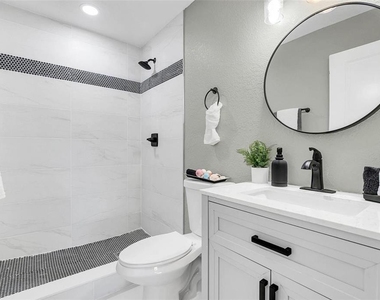 10420 Groton Street - Photo Thumbnail 6