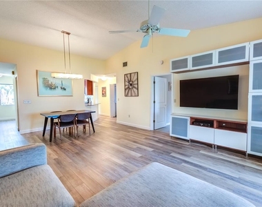 600 Carriage House Lane - Photo Thumbnail 3
